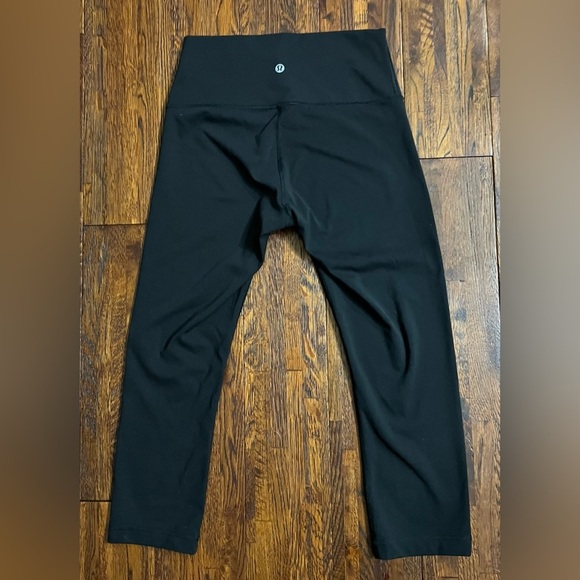 LULULEMON Wunder Under Crop High Rise Full-On Luxtreme in Black Size 6 - Picture 9 of 9